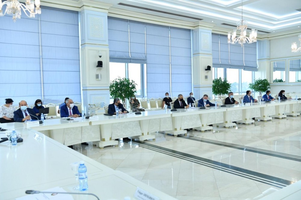 Büdcəyə dəyişiklik layihəsi plenar iclasa tövsiyə olundu - FOTOLAR